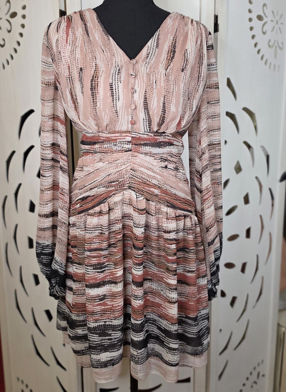 White House Black Market Abstract Mini Zip Up Dress Long Sleeve Size 4